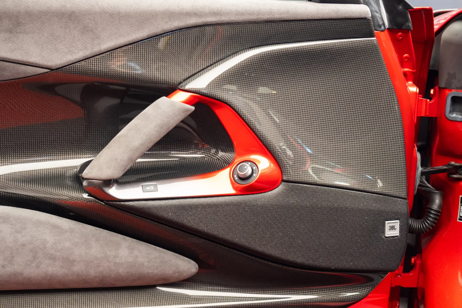 Ferrari 812 Competizione 1/1 Tailor Made