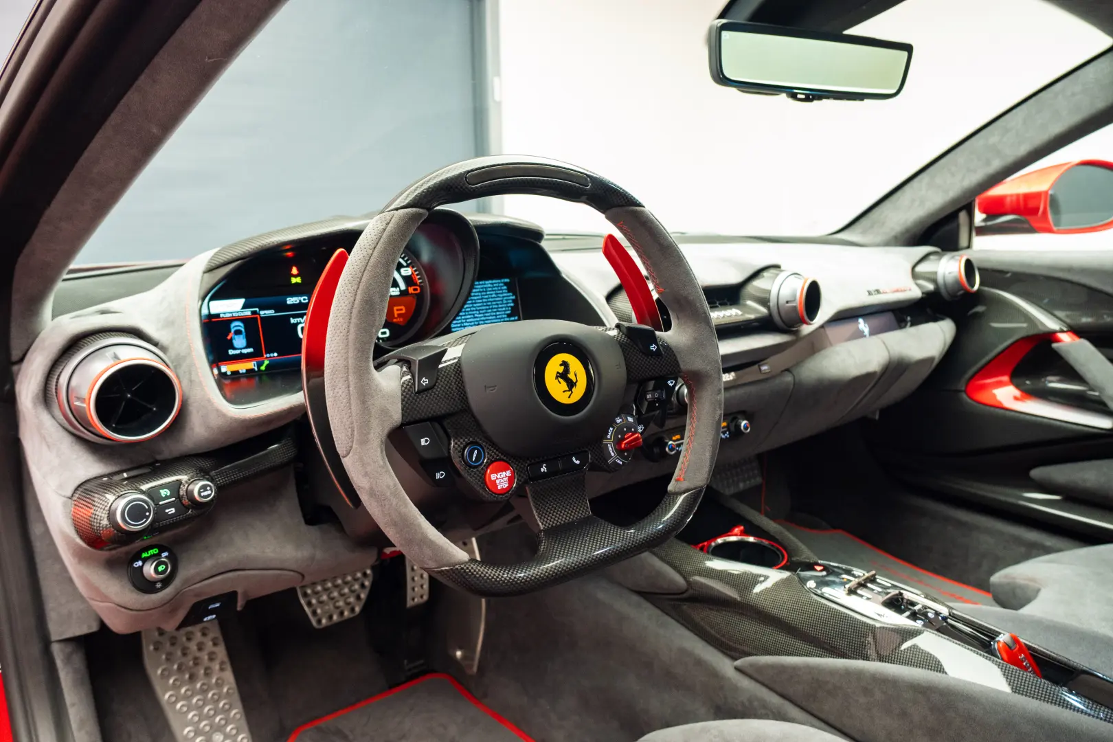 Ferrari 812 Competizione 1/1 Tailor Made