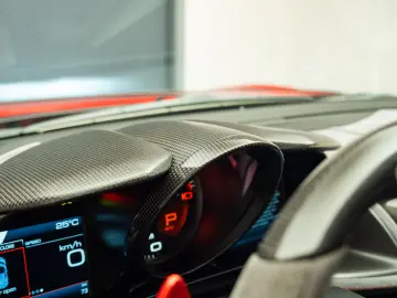 Ferrari 812 Competizione 1/1 Tailor Made