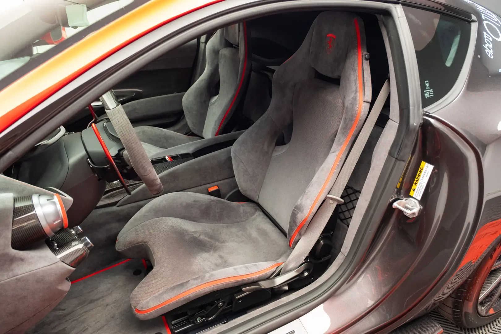 Ferrari 812 Competizione 1/1 Tailor Made
