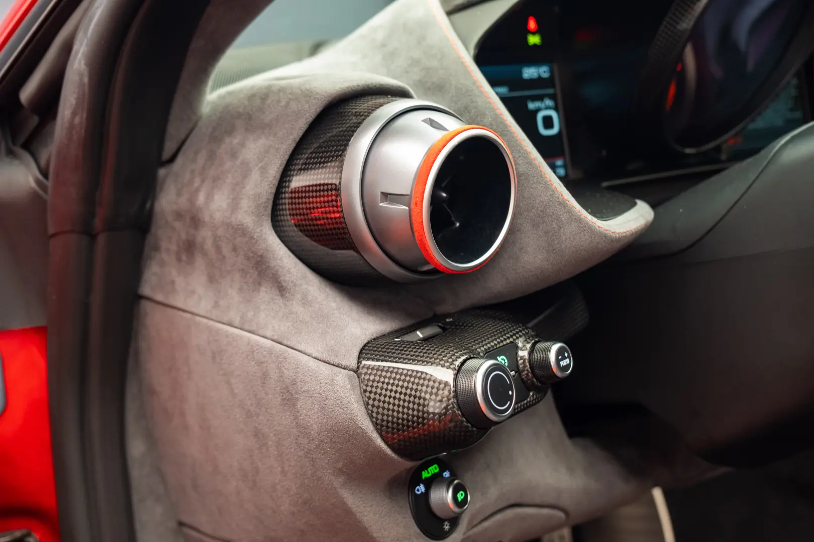 Ferrari 812 Competizione 1/1 Tailor Made