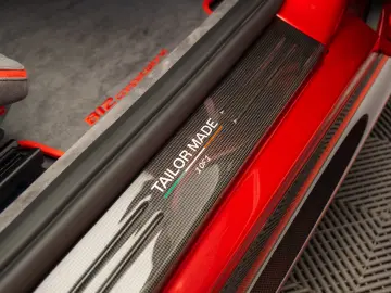 Ferrari 812 Competizione 1/1 Tailor Made