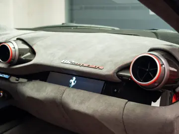 Ferrari 812 Competizione 1/1 Tailor Made