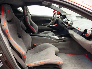 Ferrari 812 Competizione 1/1 Tailor Made