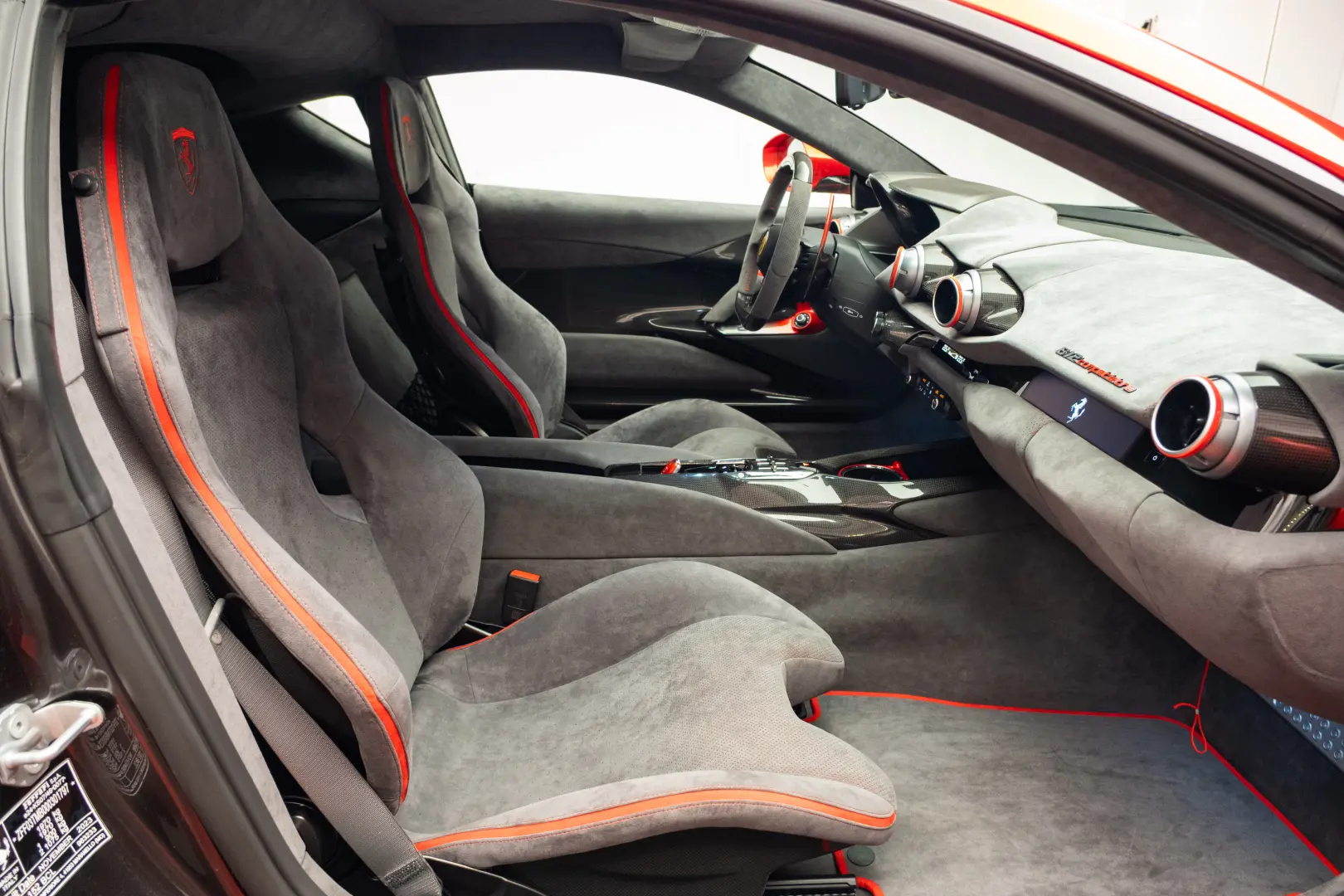 Ferrari 812 Competizione 1/1 Tailor Made
