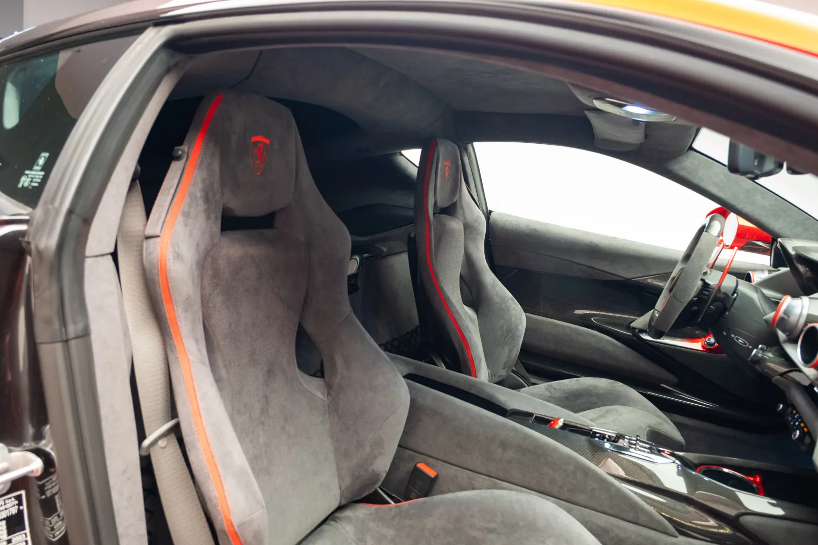 Ferrari 812 Competizione 1/1 Tailor Made