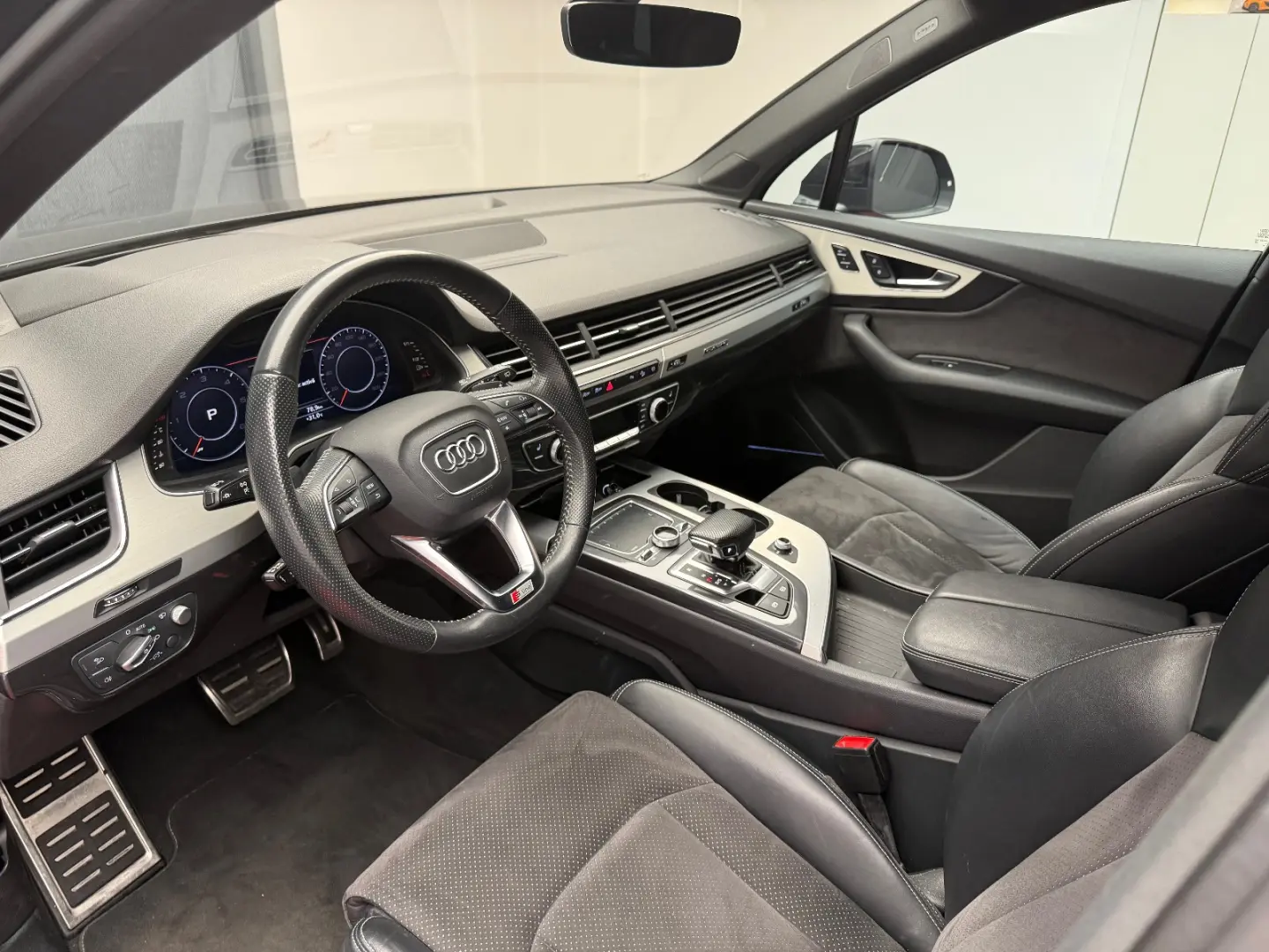 AUDI Q7 Quattro 3.0 TDI - S Line