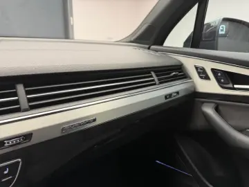 AUDI Q7 Quattro 3.0 TDI - S Line