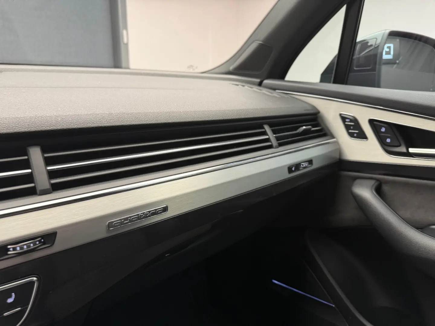 AUDI Q7 Quattro 3.0 TDI - S Line