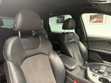 AUDI Q7 Quattro 3.0 TDI - S Line