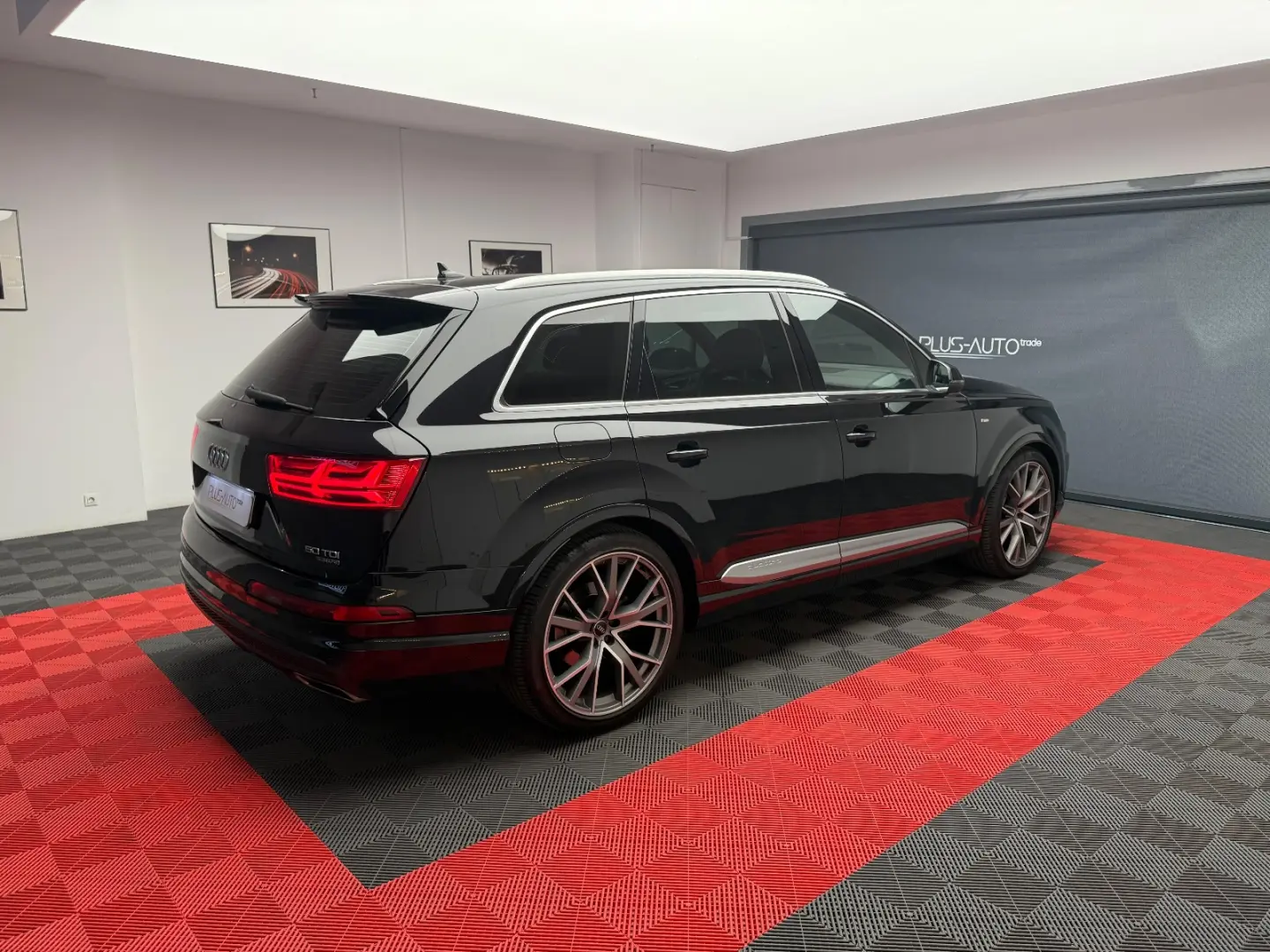 AUDI Q7 Quattro 3.0 TDI - S Line