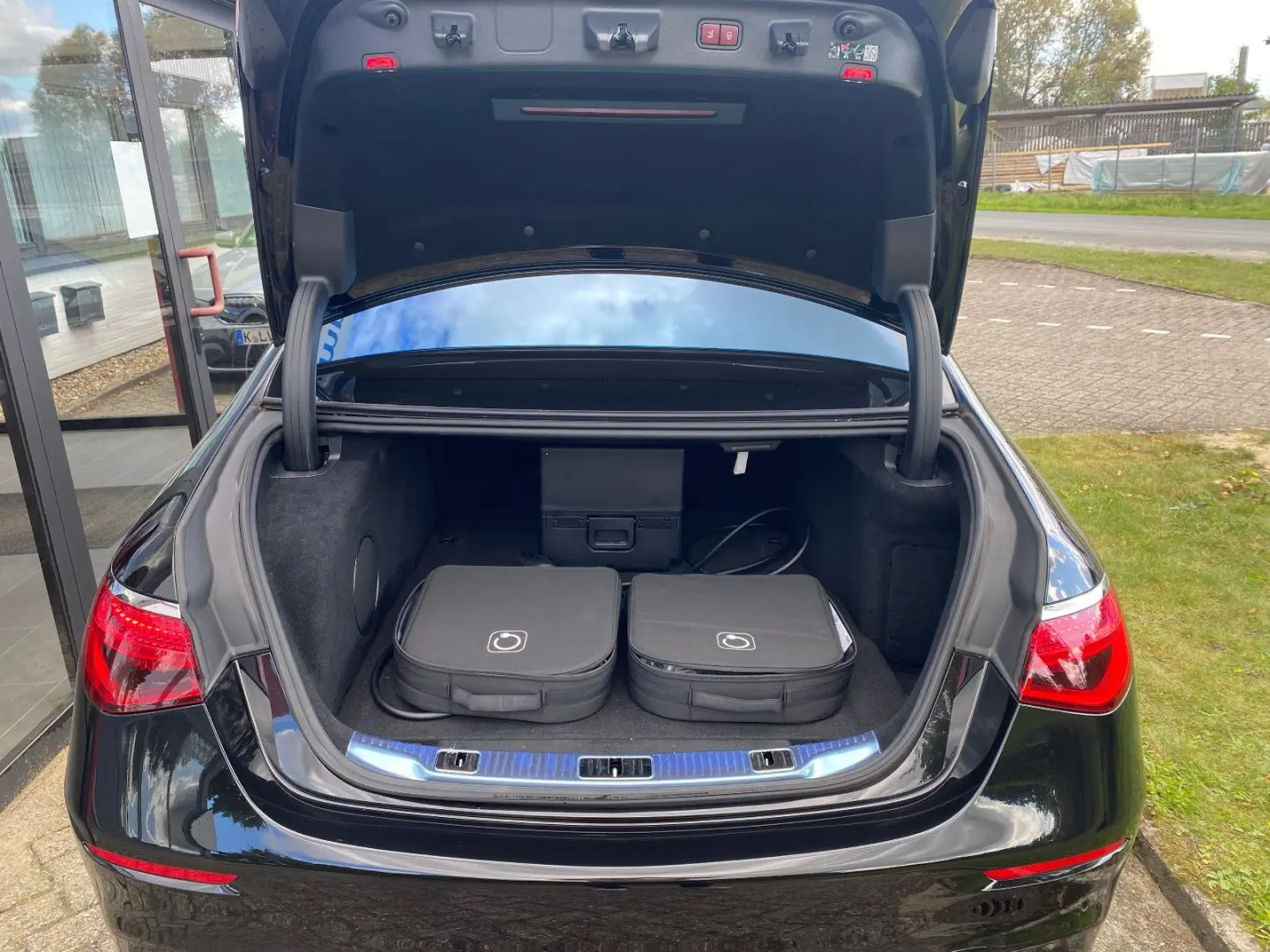 S63e AMG  4M LONG +TV 21 Zoll ICE BOX NP264T