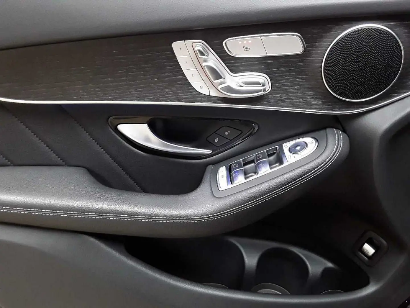 GLC 300 de 4M- AMG AssiP KomfP Sound