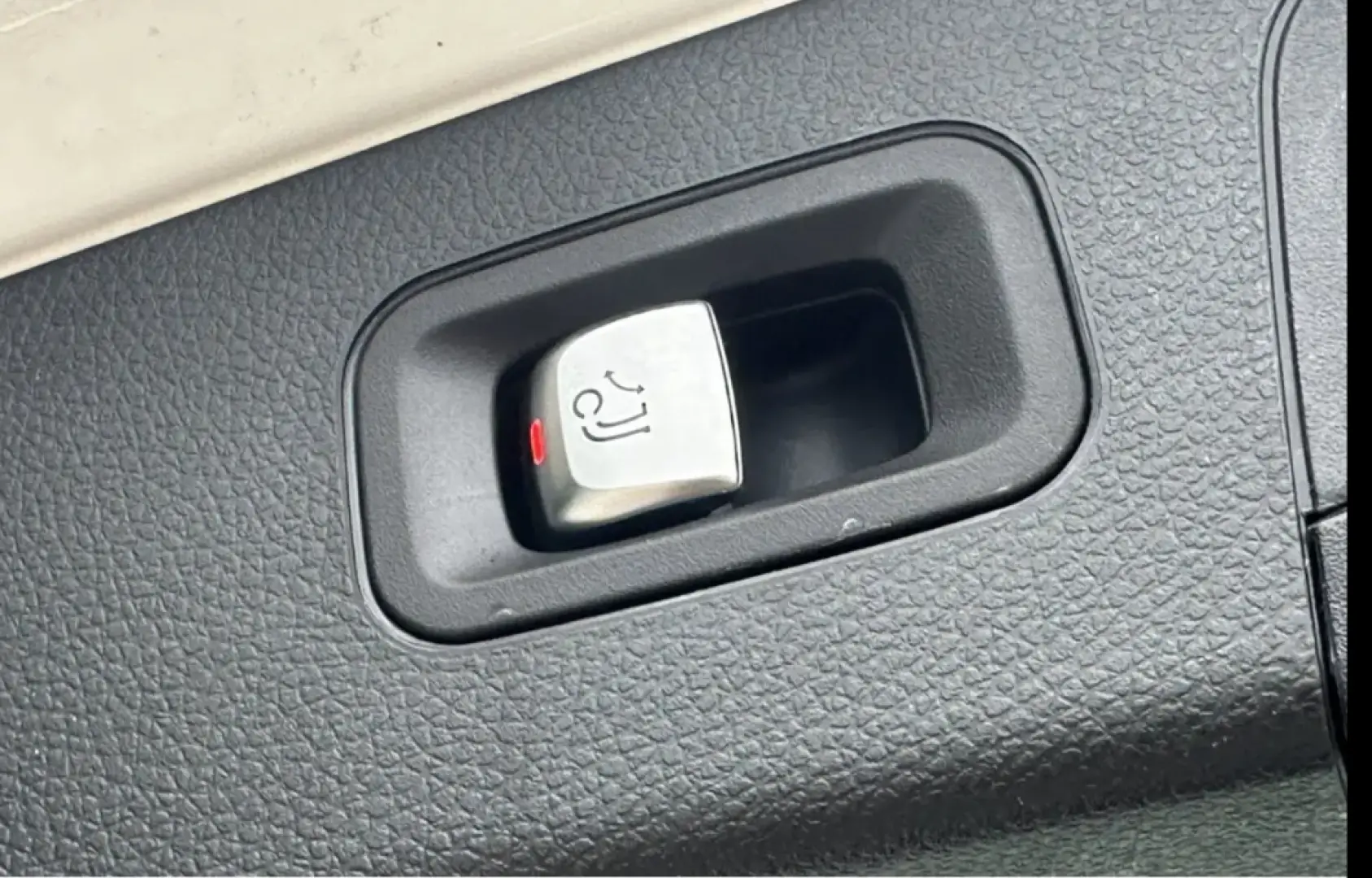 GLC 220 d 4M AMG LED AHK MBUX 9G Keyless