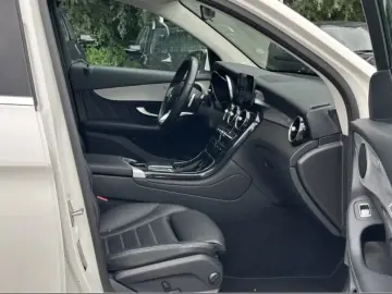 GLC 220 d 4M AMG LED AHK MBUX 9G Keyless
