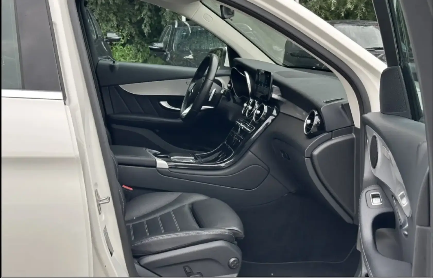 GLC 220 d 4M AMG LED AHK MBUX 9G Keyless