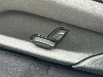 GLC 220 d 4M AMG LED AHK MBUX 9G Keyless