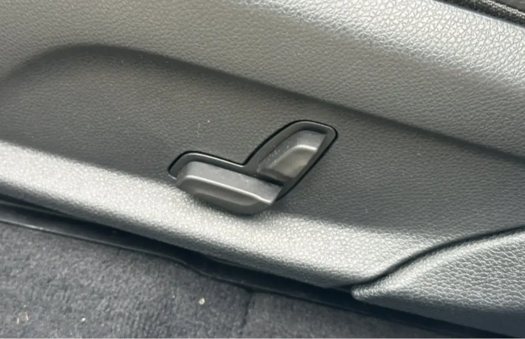 GLC 220 d 4M AMG LED AHK MBUX 9G Keyless