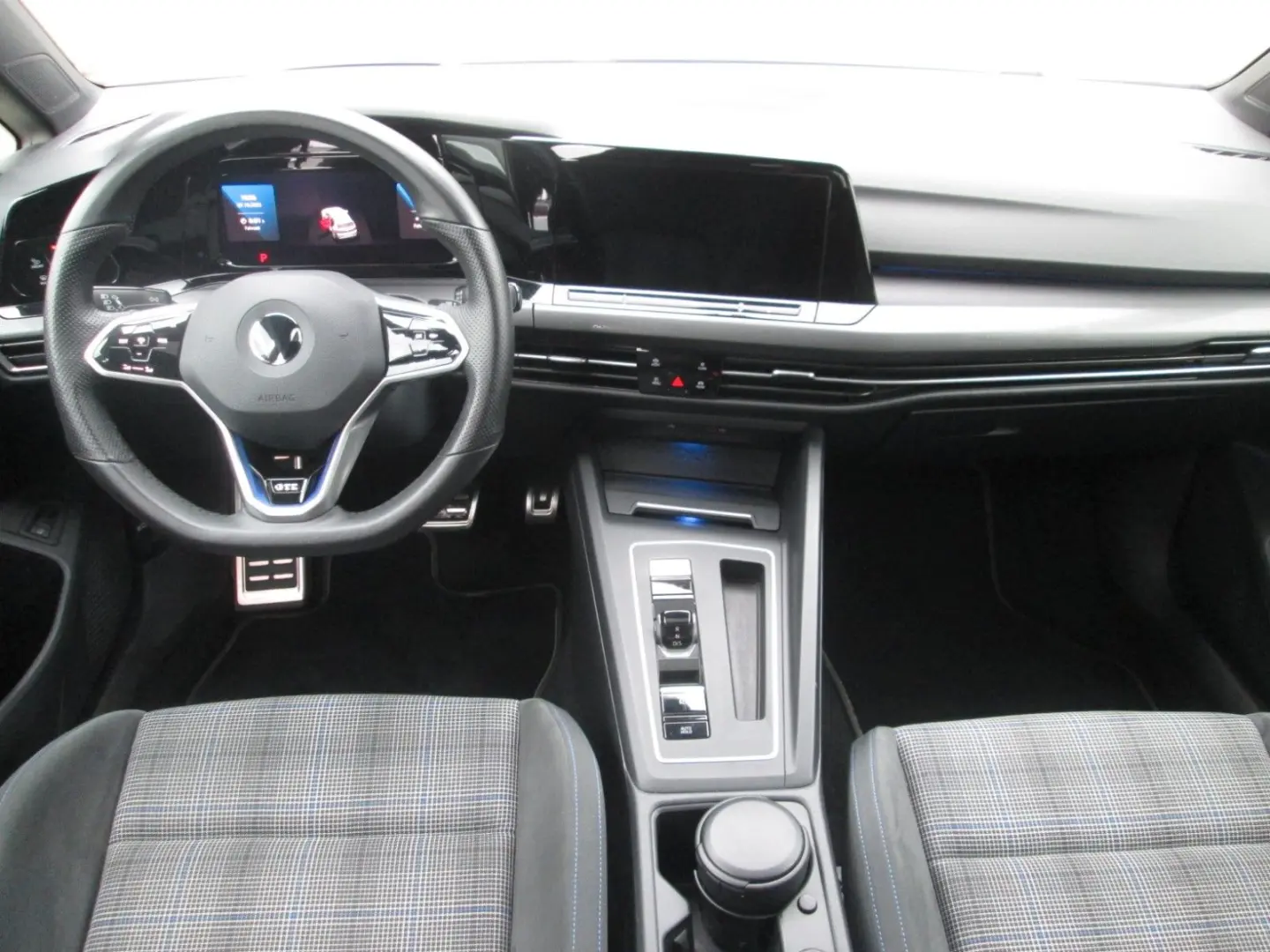 Golf VIII GTE 1.4 eHybrid DSG AHK HEAD UP NAVI