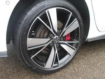Golf VIII GTE 1.4 eHybrid DSG AHK HEAD UP NAVI