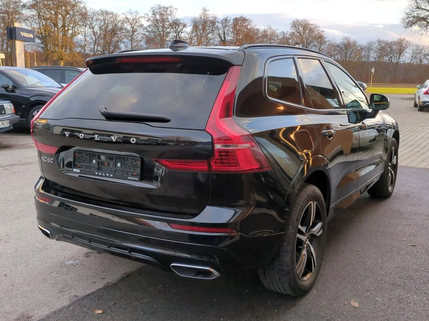 XC60 R Design Recharge Plug-In Hybrid AWD T8 Twi