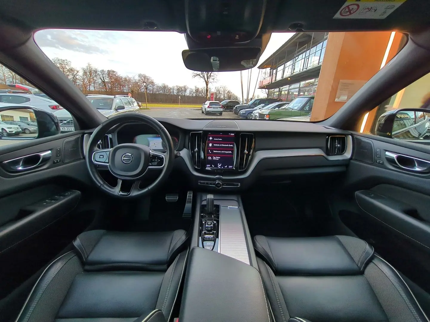 XC60 R Design Recharge Plug-In Hybrid AWD T8 Twi