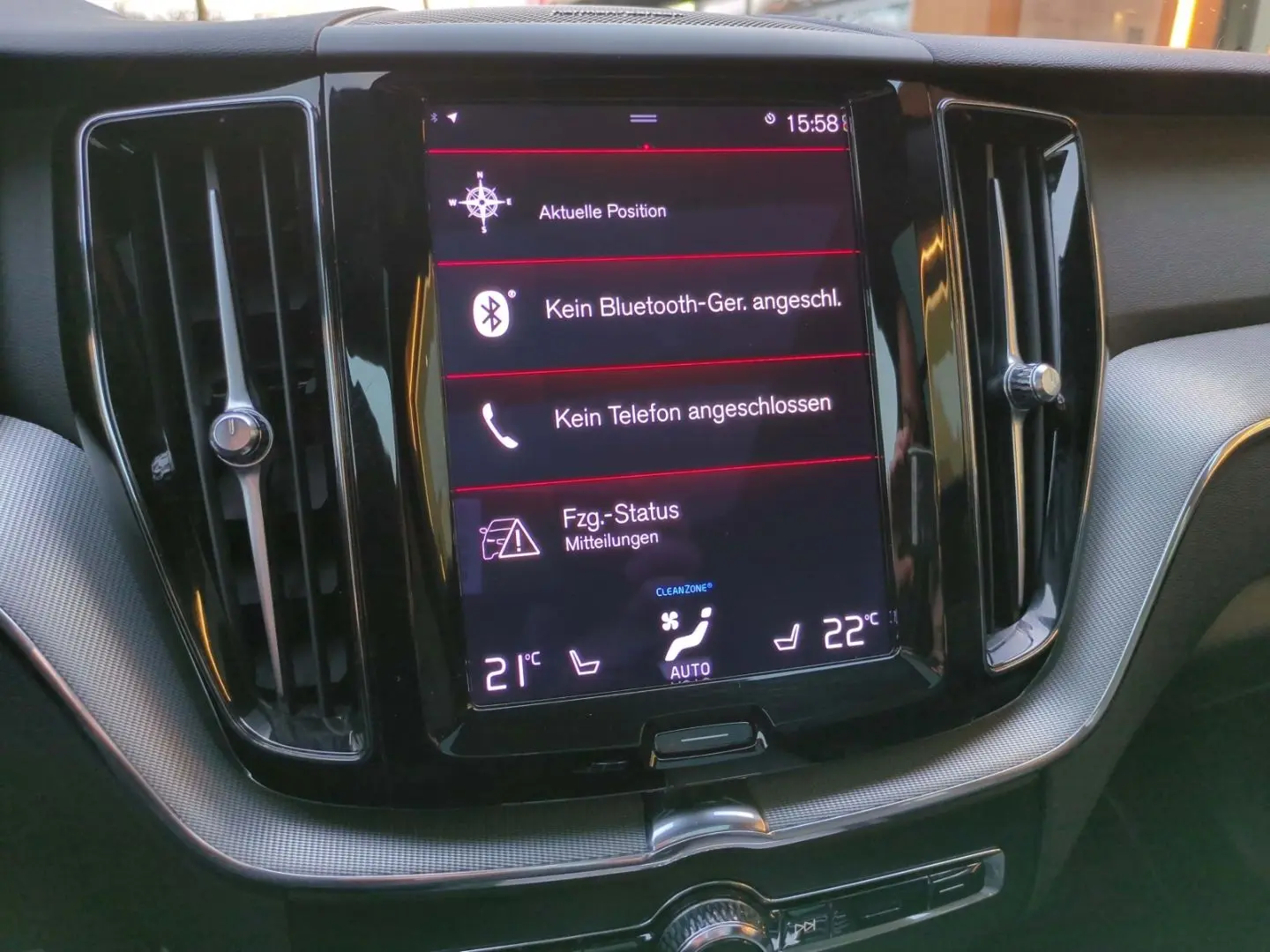 XC60 R Design Recharge Plug-In Hybrid AWD T8 Twi