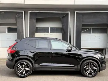 XC40 R Design Expression Recharge Plug-In Hybrid