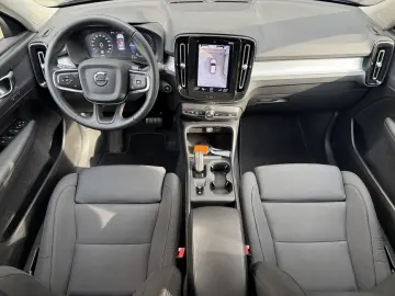 XC40 R Design Expression Recharge Plug-In Hybrid
