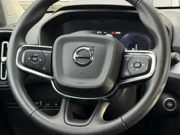 XC40 R Design Expression Recharge Plug-In Hybrid
