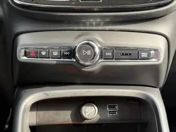 XC40 R Design Expression Recharge Plug-In Hybrid