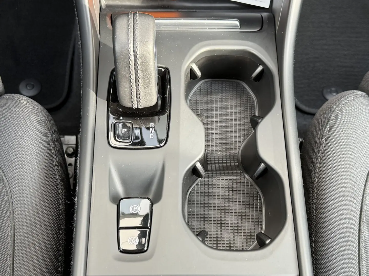 XC40 R Design Expression Recharge Plug-In Hybrid