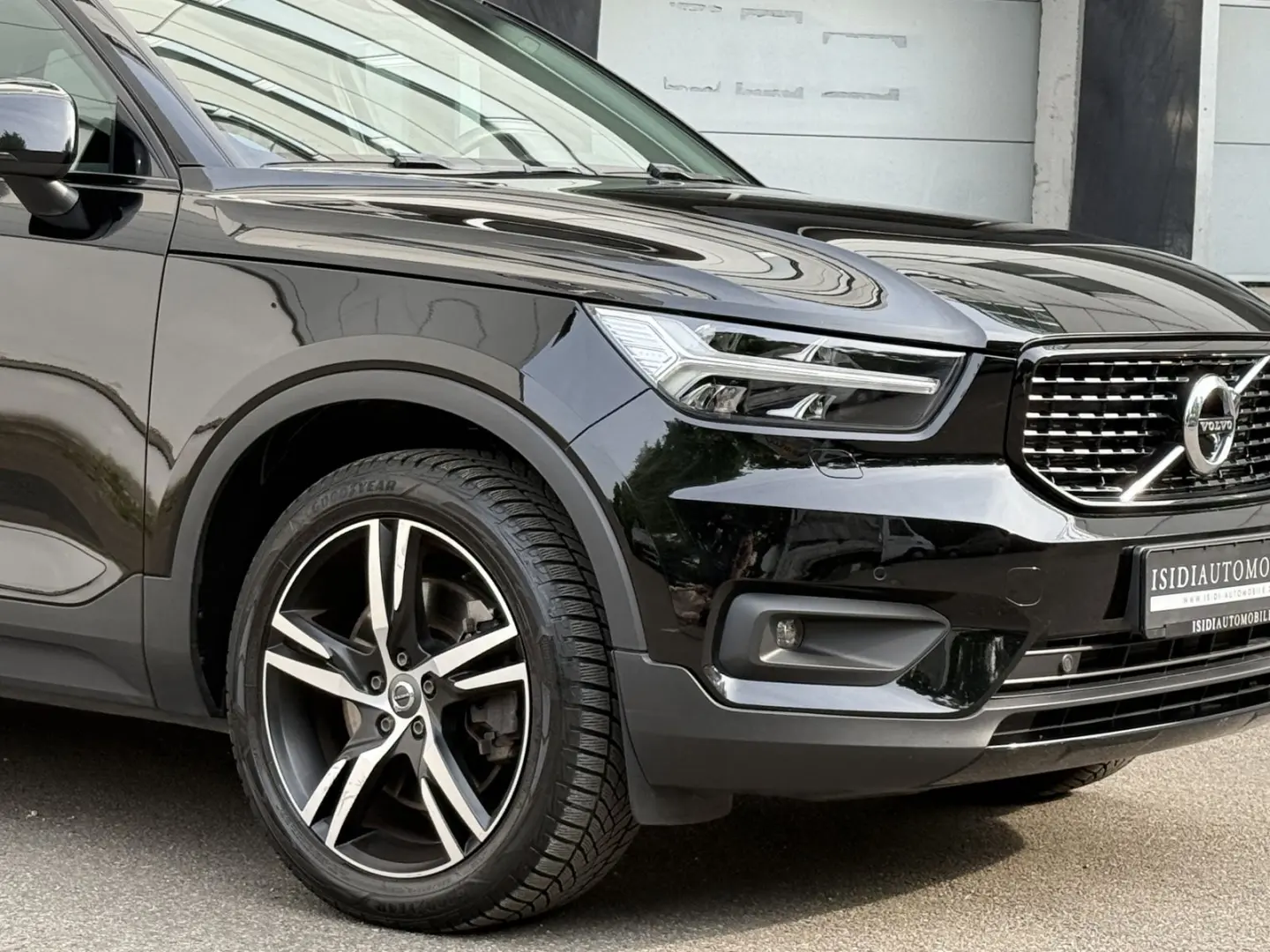 XC40 R Design Expression Recharge Plug-In Hybrid