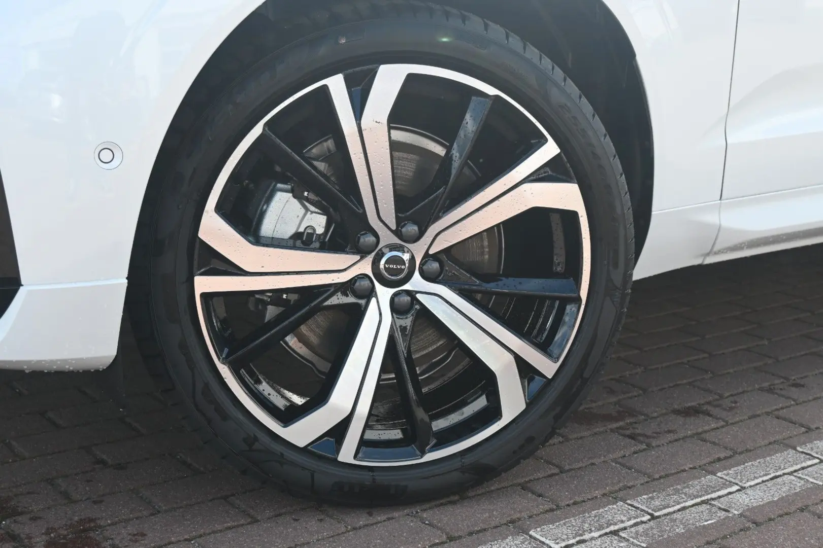 XC60 B4 D AWD Ultimate Dark STDHZG 360  LUFT ACC