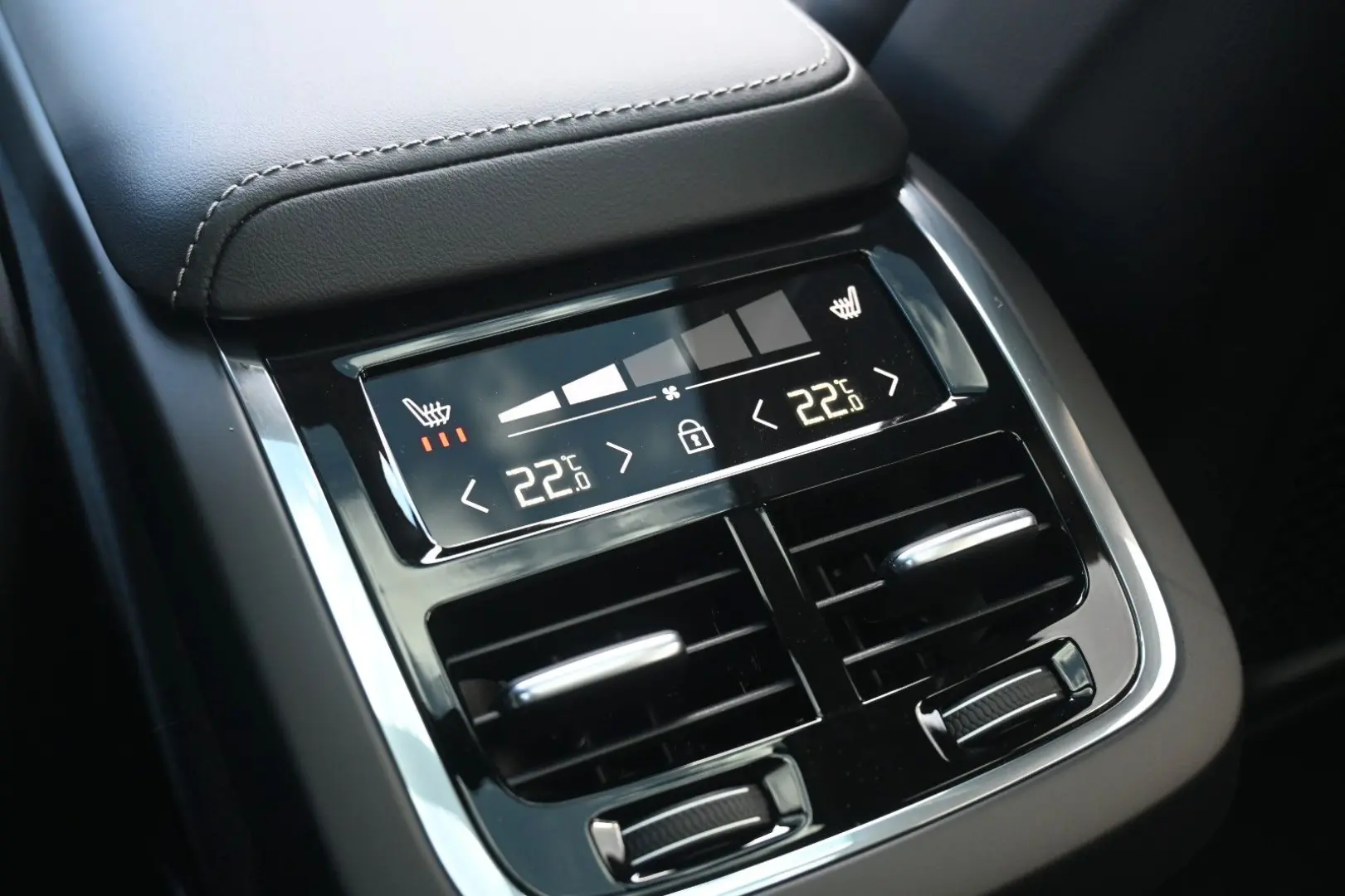 XC60 B4 D AWD Ultimate Dark STDHZG 360  LUFT ACC
