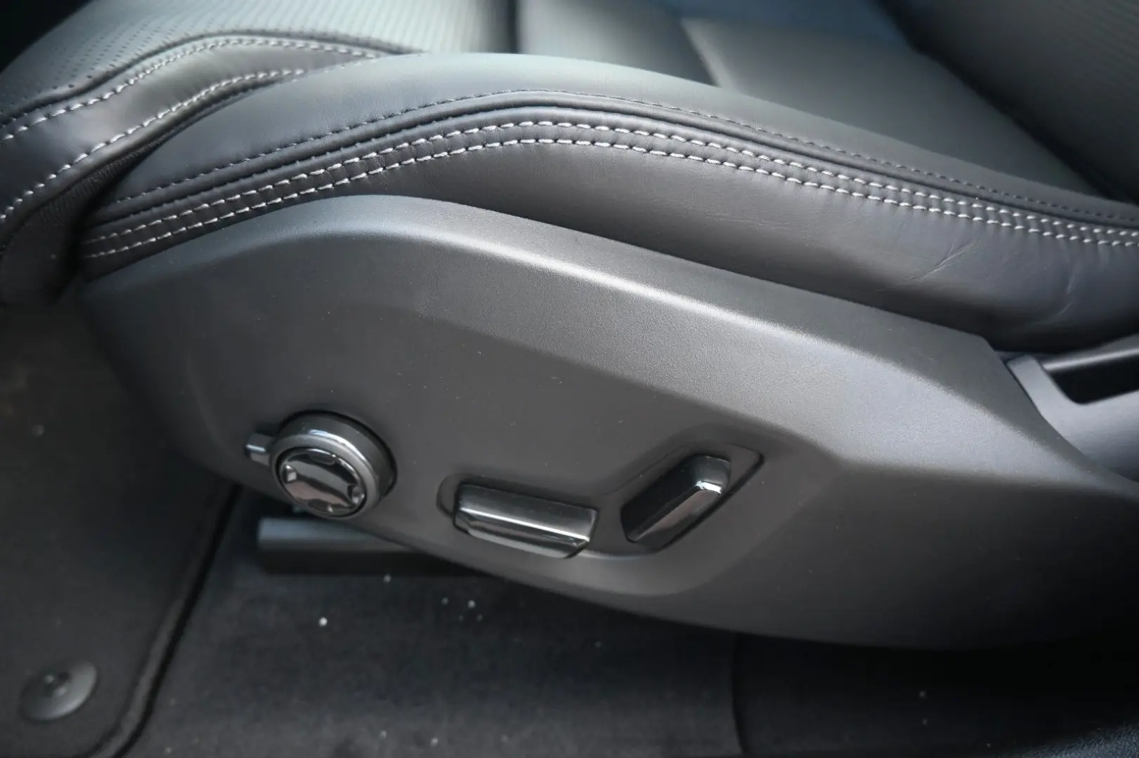 XC60 B4 D AWD Ultimate Dark STDHZG 360  LUFT ACC