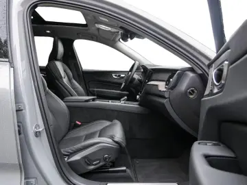 XC60 T8 Plus Dark Recharge Plug-In Hybrid AWD