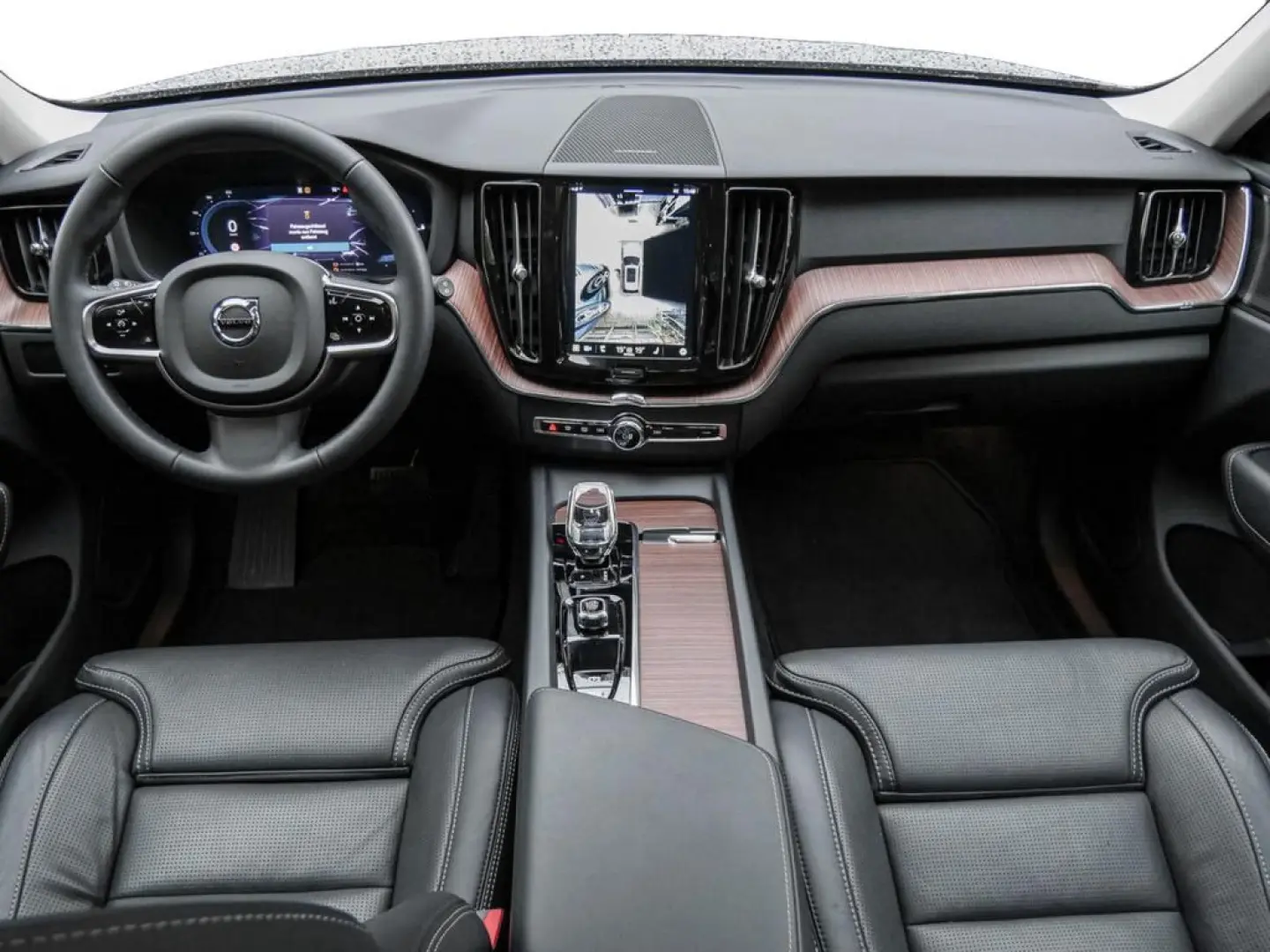 XC60 T8 Plus Dark Recharge Plug-In Hybrid AWD