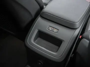 XC60 T8 Plus Dark Recharge Plug-In Hybrid AWD