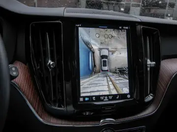 XC60 T8 Plus Dark Recharge Plug-In Hybrid AWD