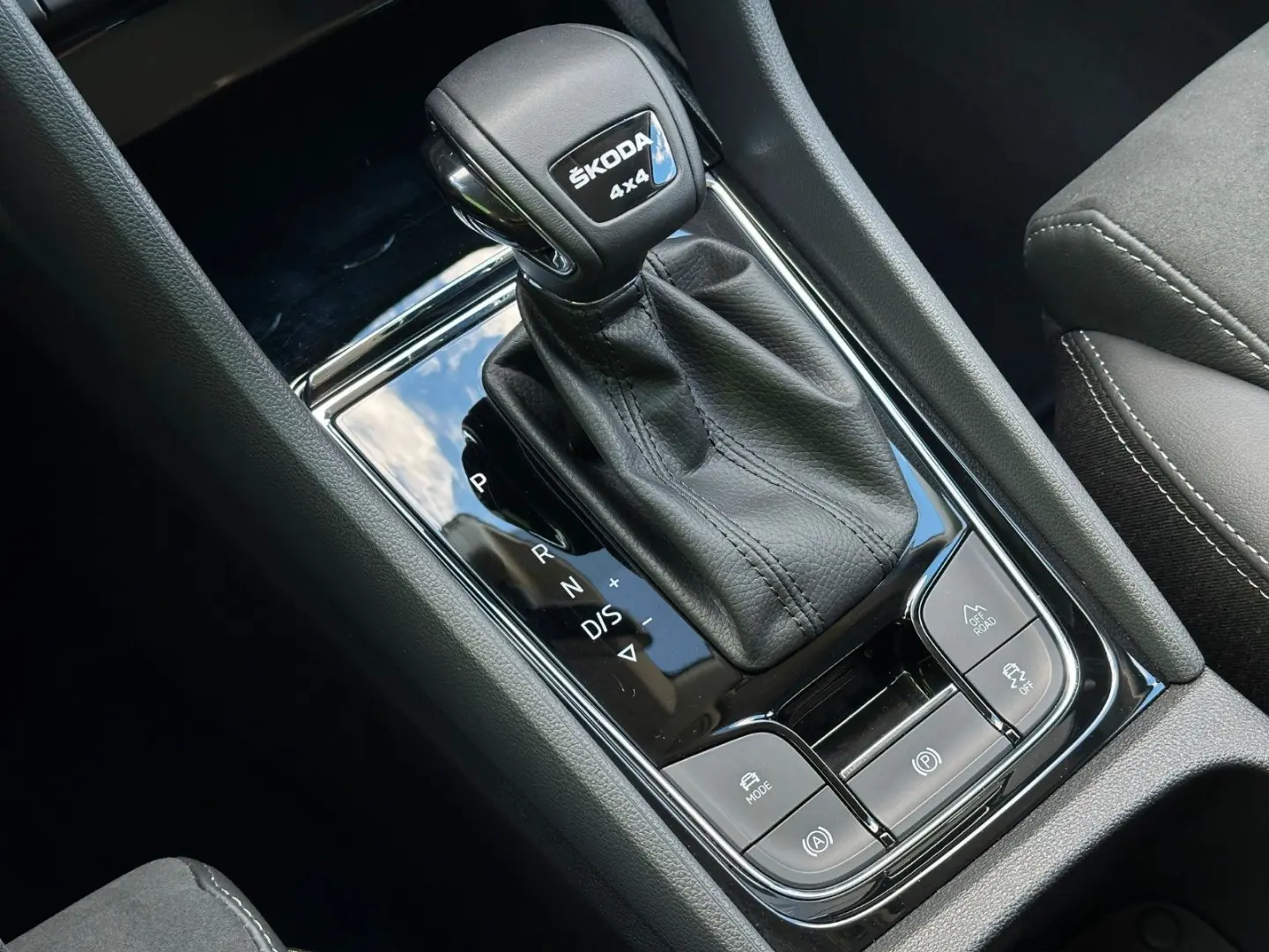 2.0TDi 4x4 Style & Exclusive Suedia NAVI eHK AHK