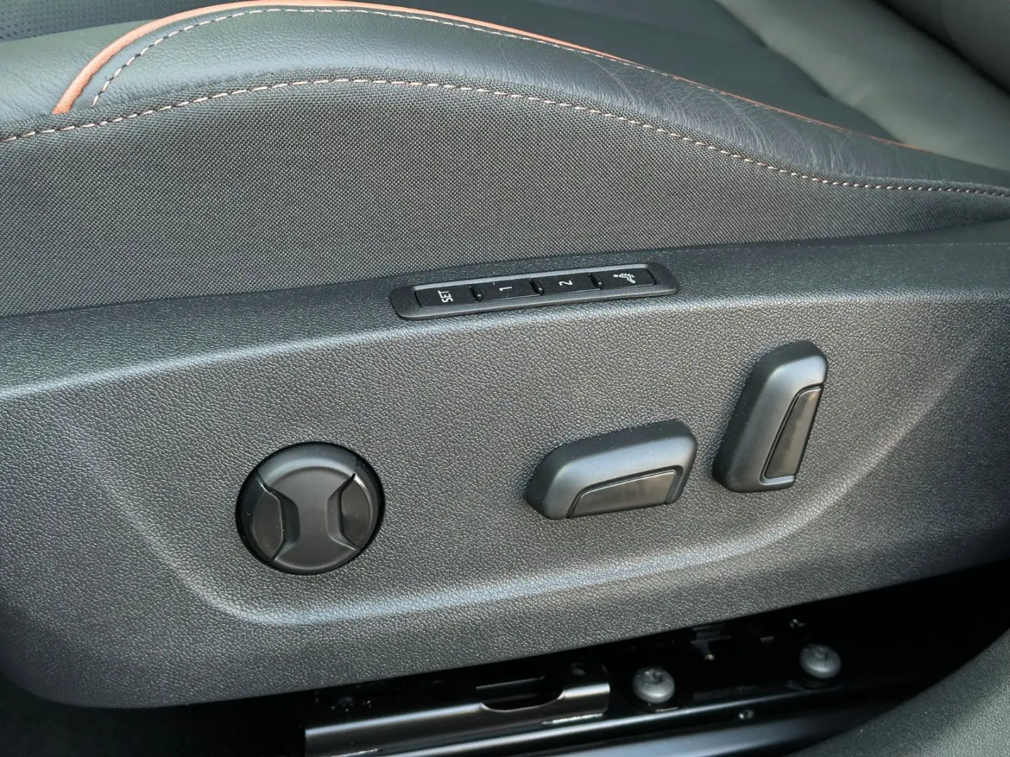 286PS 4x4 iV 85x L&K Leder Wär.Pum. DCC LM21