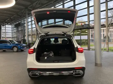 GLC 300 e 4Matic PANORAMA+MBUX+KAMERA