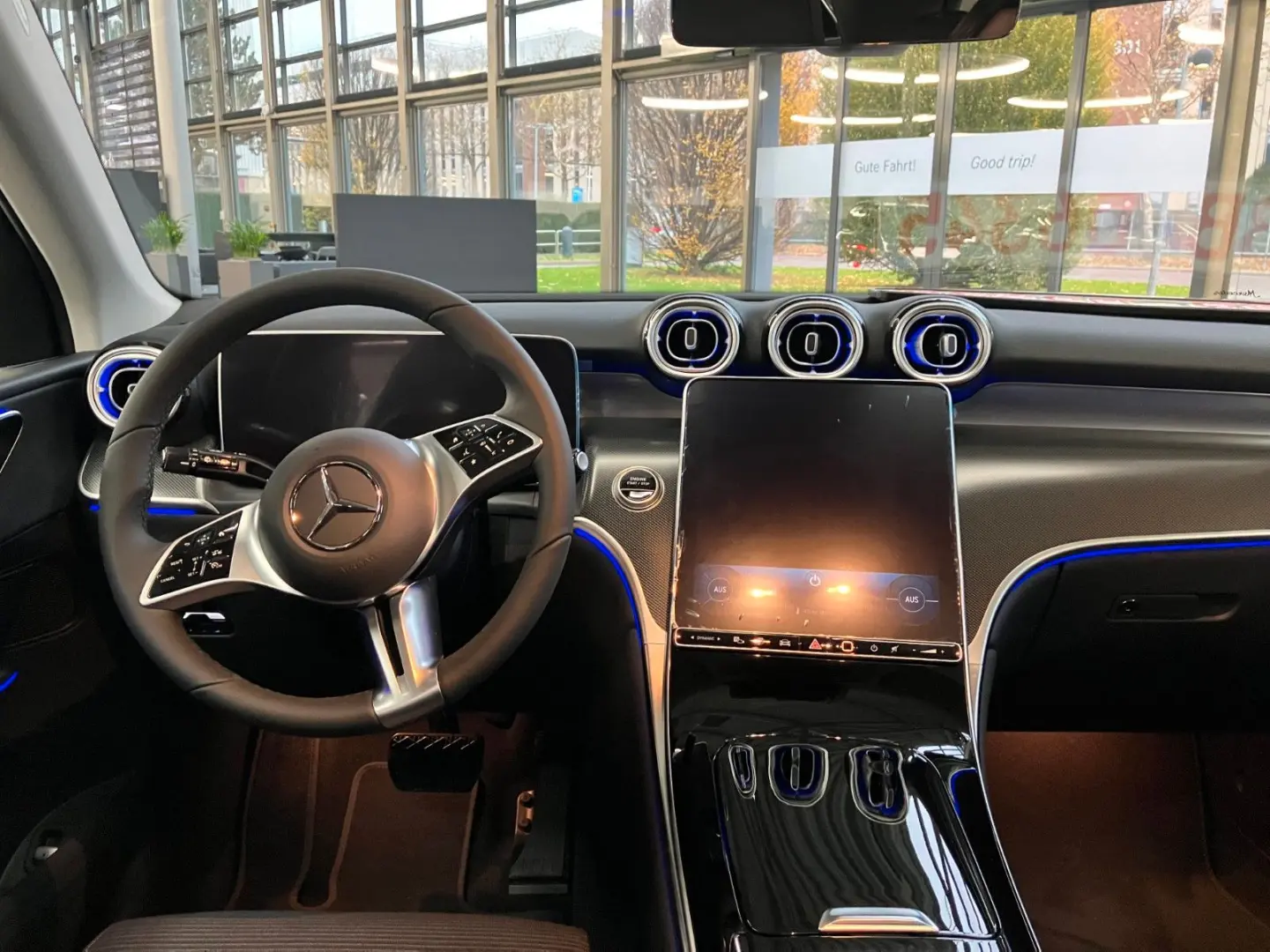 GLC 300 e 4Matic PANORAMA+MBUX+KAMERA