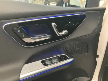 GLC 300 e 4Matic PANORAMA+MBUX+KAMERA