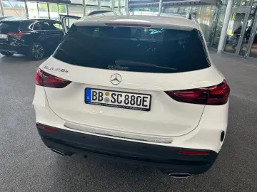GLA 250 e AMG Line Edition KAMERA+LED+CARPLAY