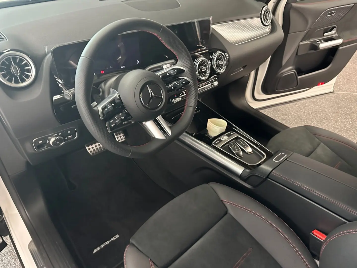 GLA 250 e AMG Line Edition KAMERA+LED+CARPLAY