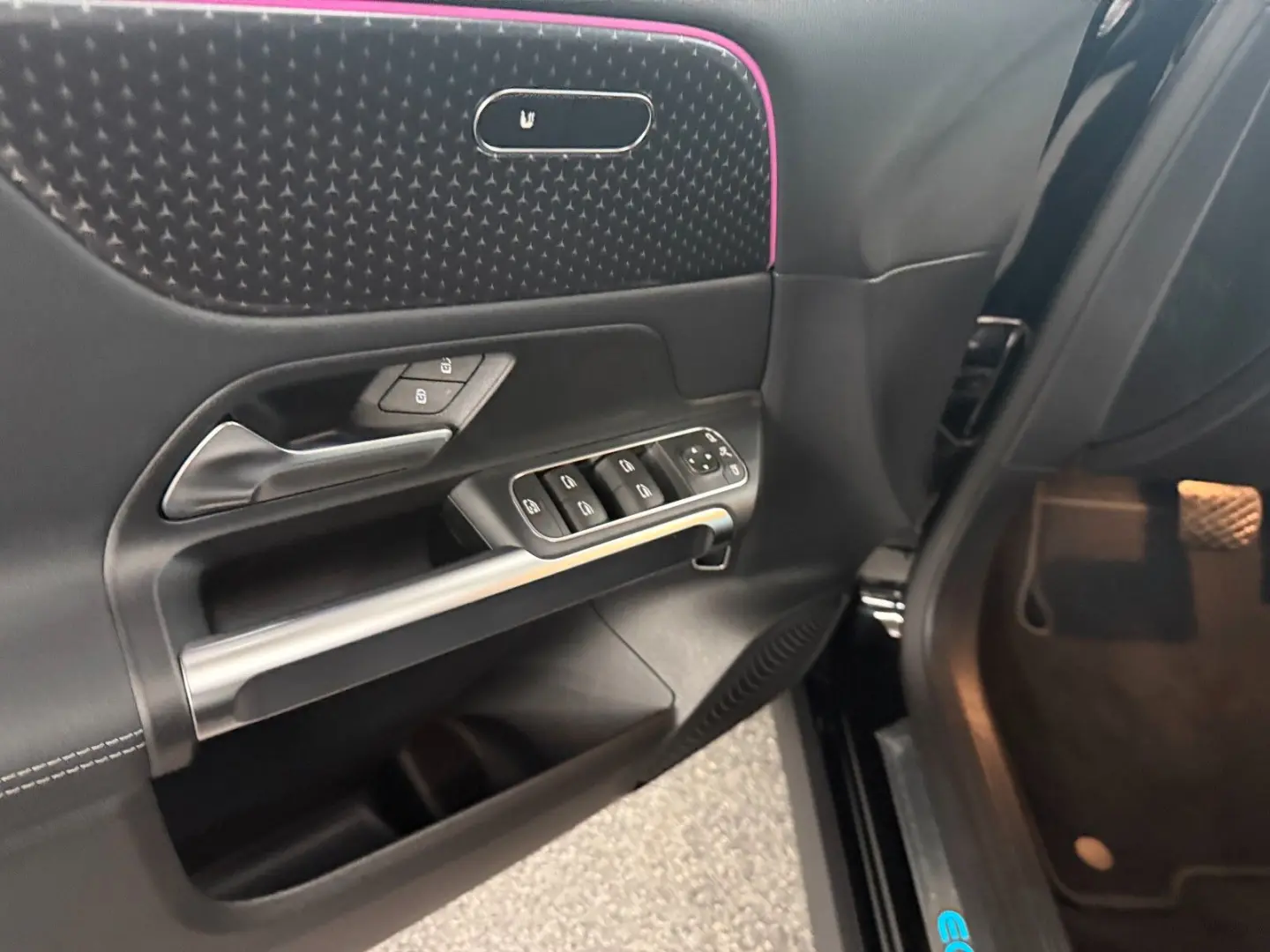 EQB 250+ KAMERA+FAHRASSISTENZ+MBUX