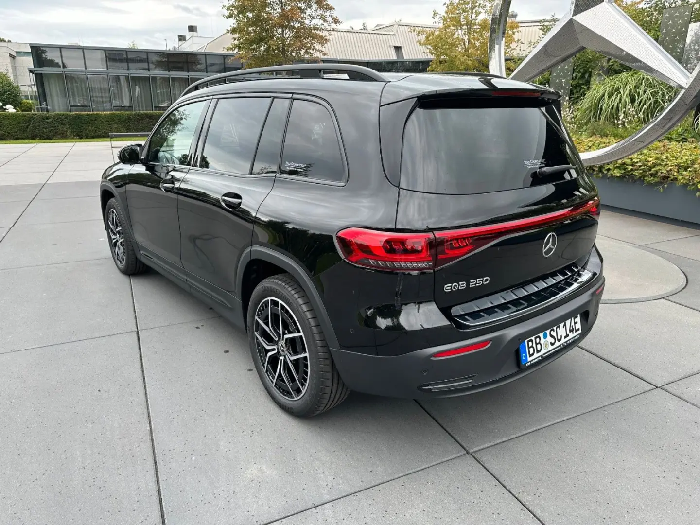 EQB 250 KAMERA+MBUX+CARPLAY