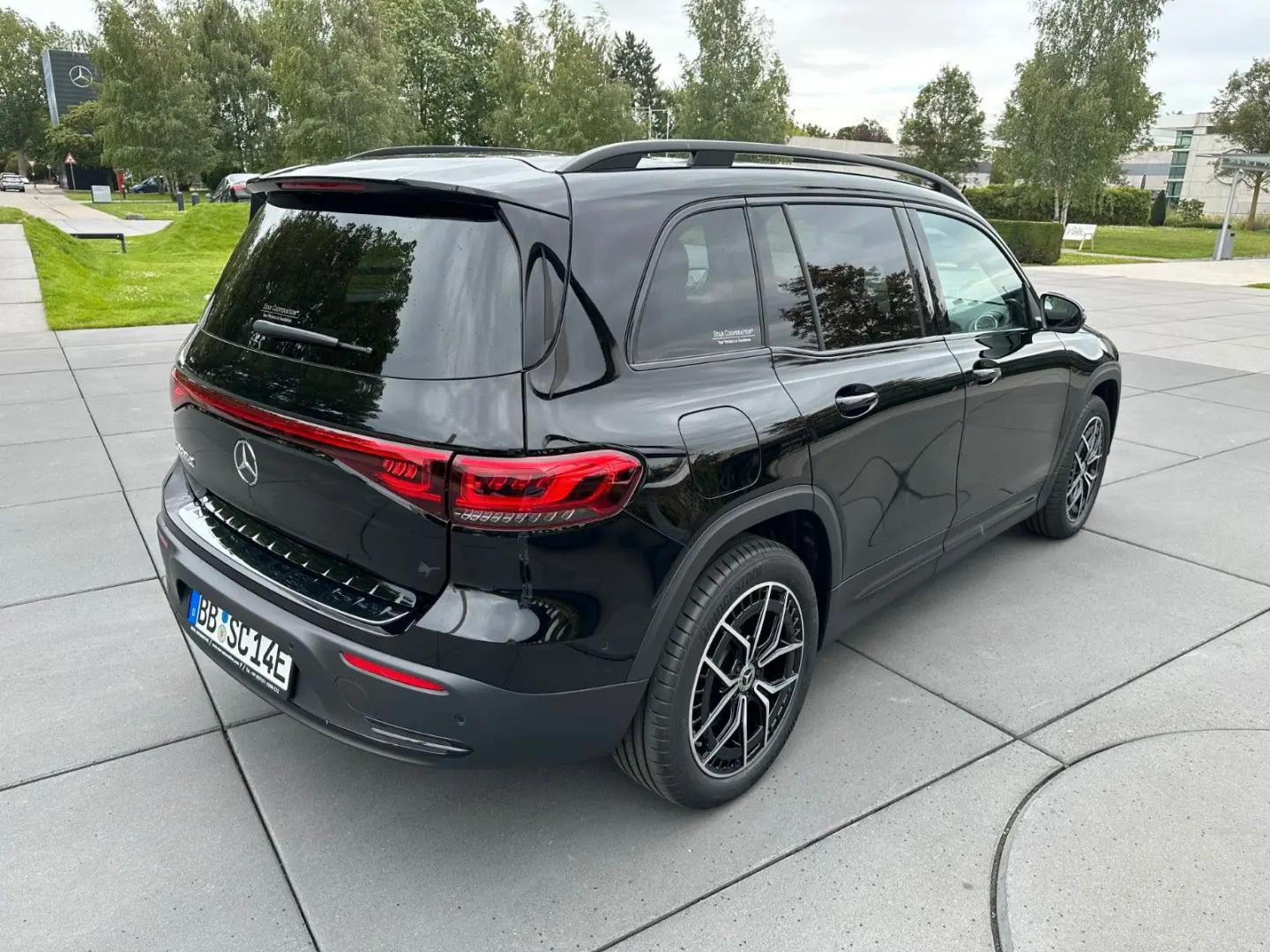 EQB 250 KAMERA+MBUX+CARPLAY
